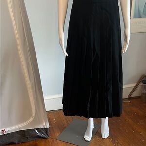 Elegant Black Pleated Skirt